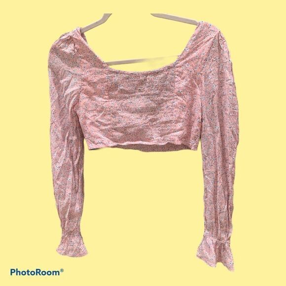 Princess Polly Light Pink Long Bell Sleeve Smocked Crop Top - Picture 2 of 9